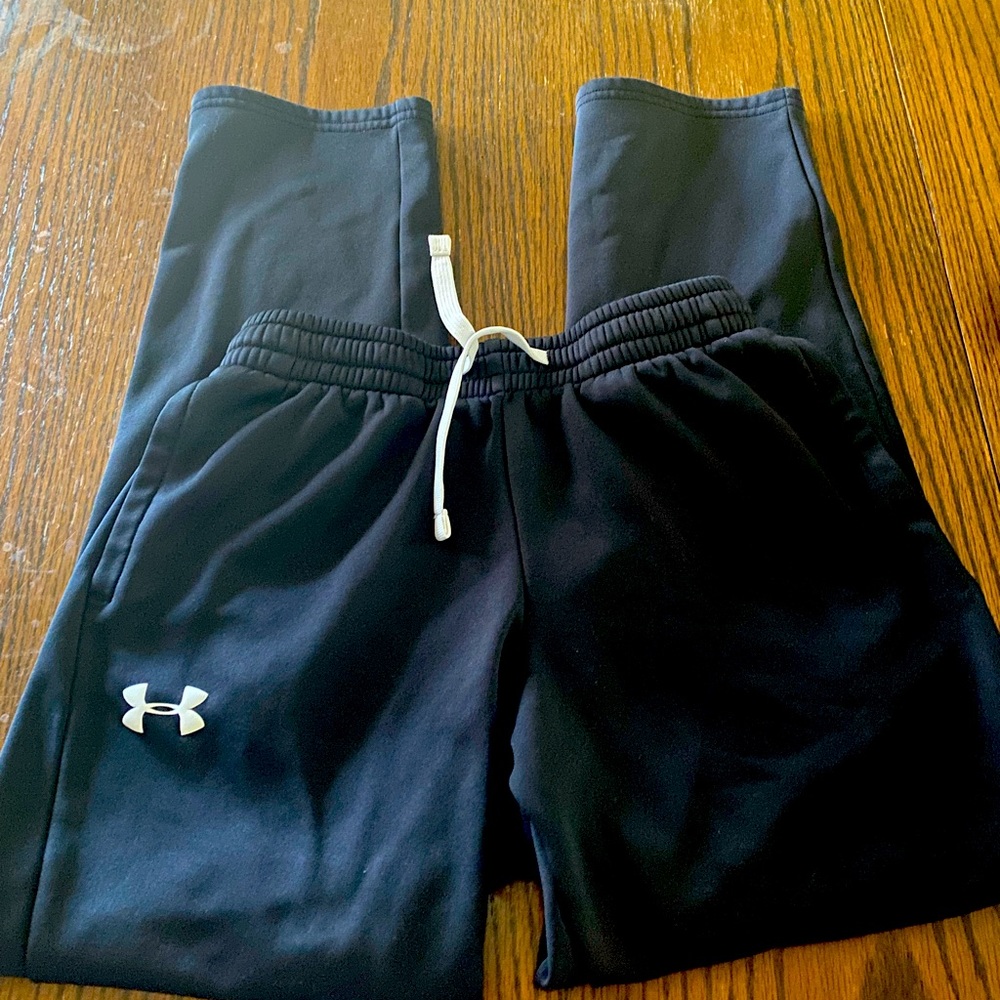 Youth large black under armour sweatpants